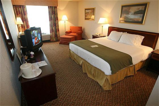 Holiday Inn Express & Suites - Worthington, An Ihg Hotel Szoba fotó